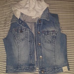 Denim sleeveless jacket